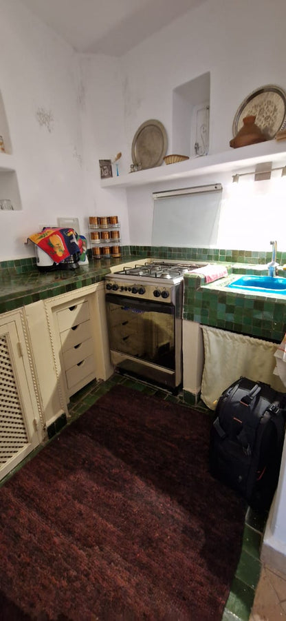 Charming Fully Titled Riad for Sale - Place des Épices - 40m2 - €290,000