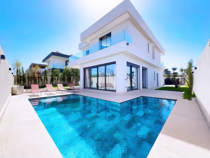 Incredible Turn-Key Villa for Sale - Route to Ourika - 481m2 - €500,000
