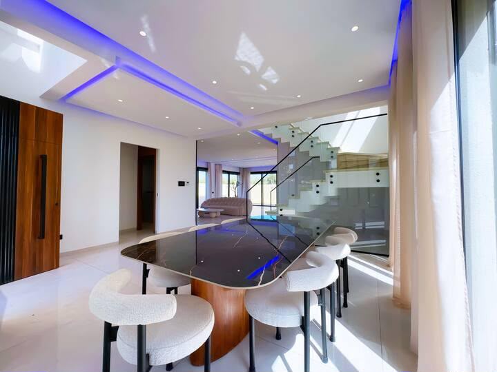 Incredible Turn-Key Villa for Sale - Route to Ourika - 481m2 - €500,000