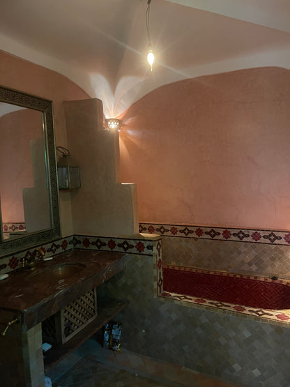 Excellent Fully Titled 2 Bedroom Riad For Sale - Riad Zitoune - 120m2 - €370,000 (Price Negotiable)