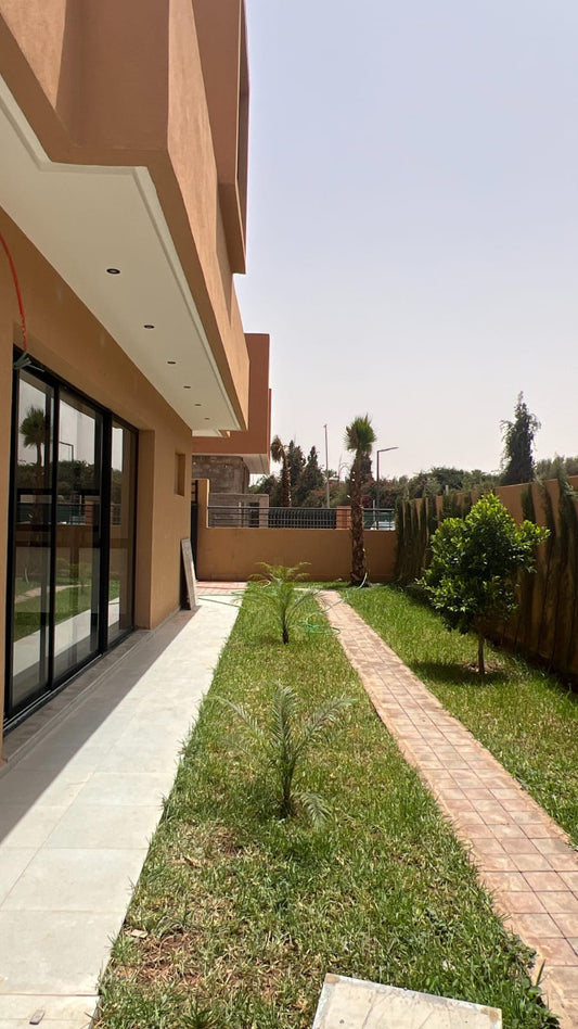 Luxury 4 Bedroom Villa For Sale - Chirifia - 283m2 - €410,000