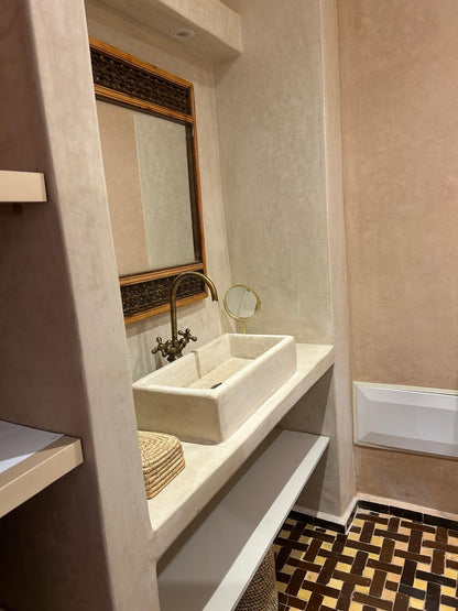 Exceptional Fully Titled Riad for Sale - Riad Laarouss - 160m2 - €650,000